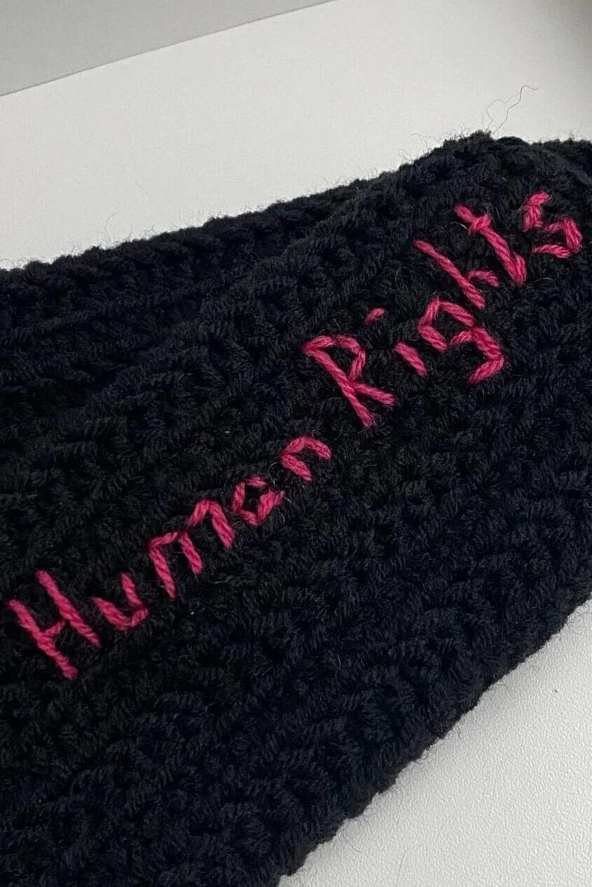 Мітенки чорні з рожевим написом Human Rights